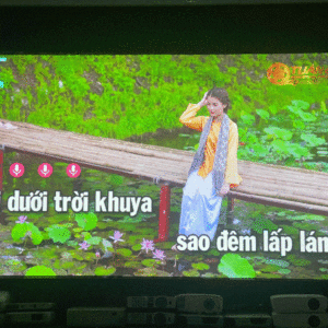 Máy chiếu Epson EB-W18 cũ chiếu hơn 300 giờ benq sp890 3