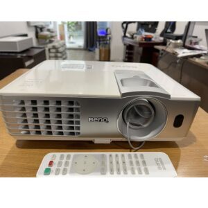 Máy chiếu benq 1070-plus